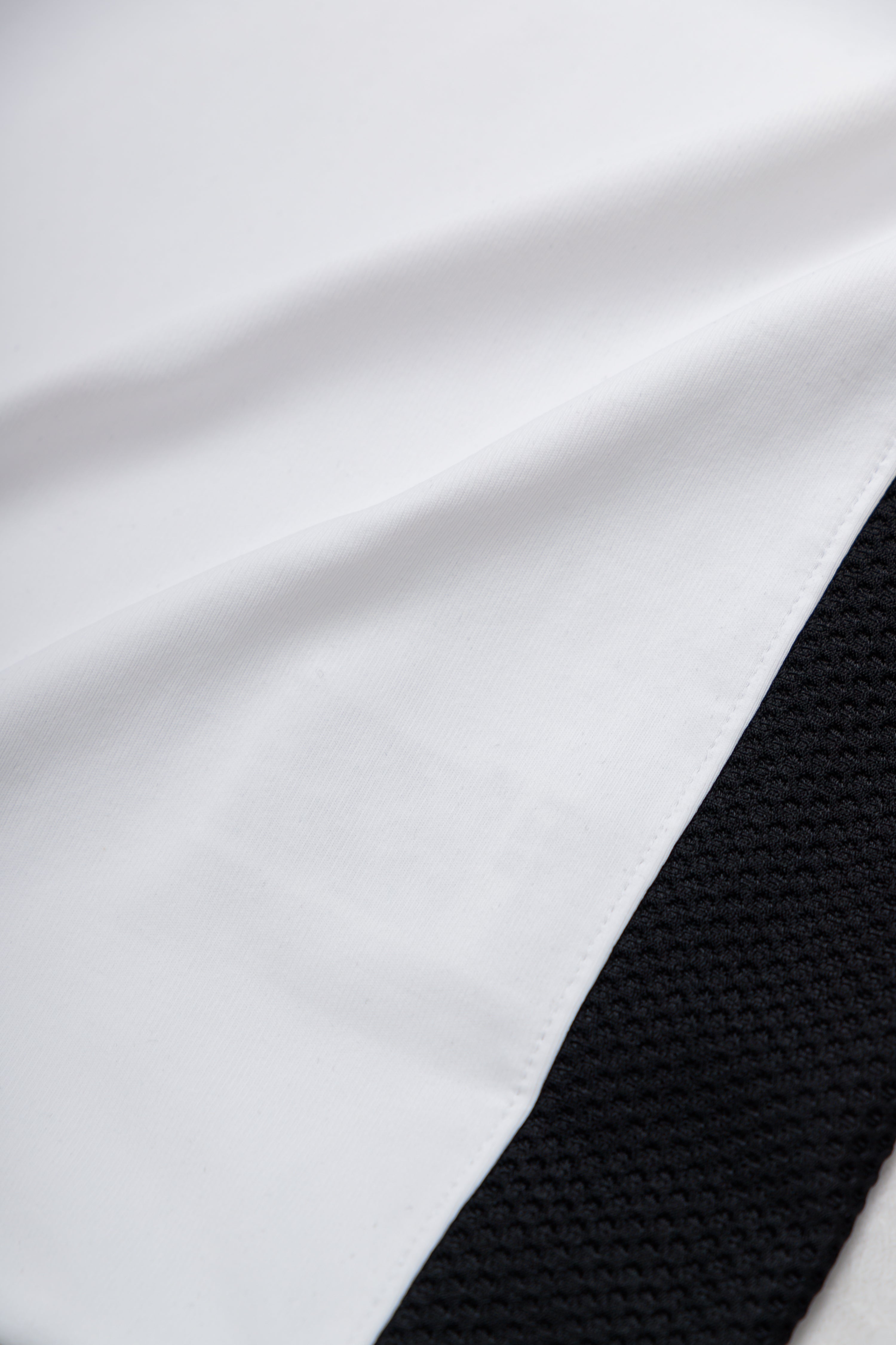 【50%OFF】バックカットプリントメッシュモック