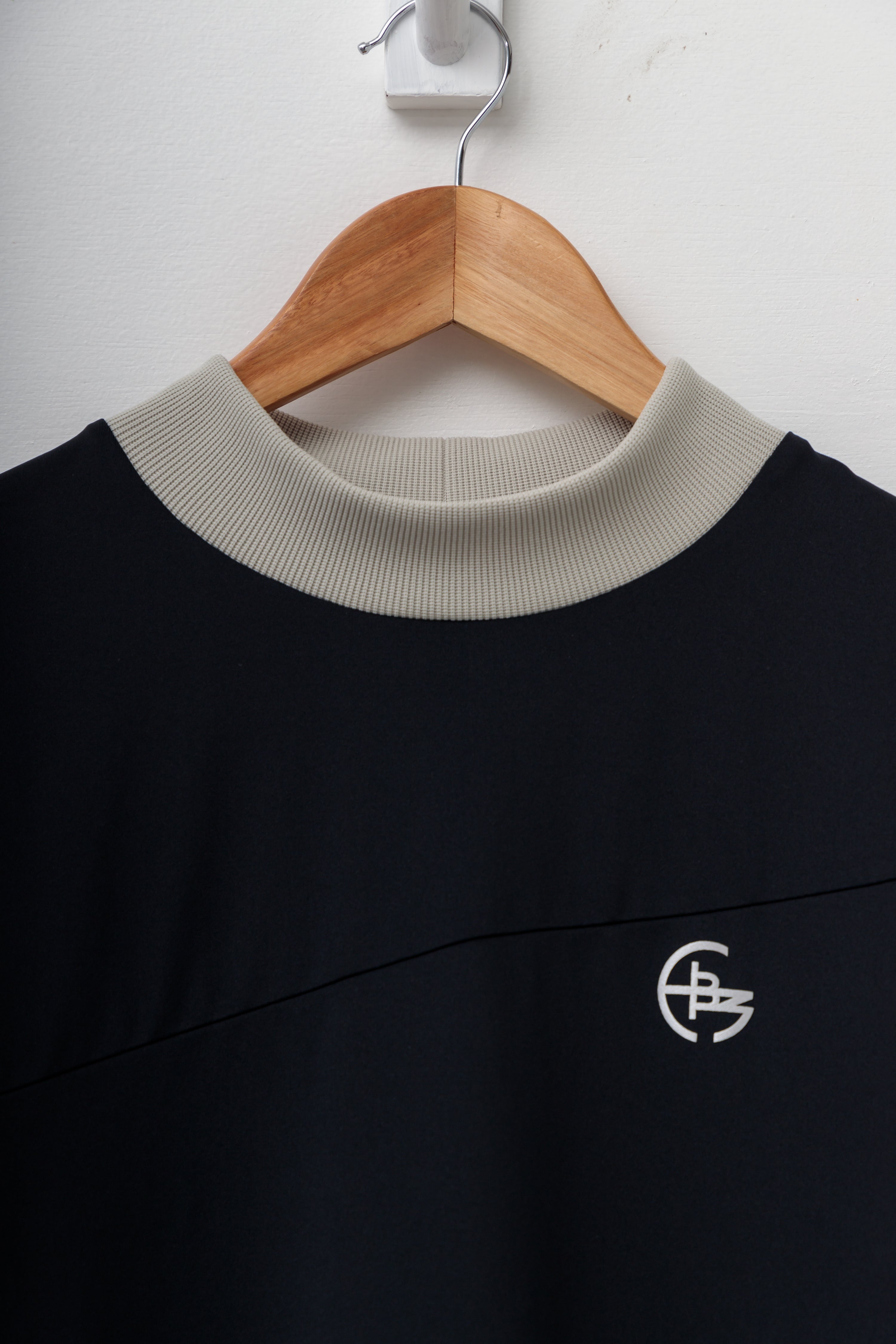 【50%OFF】リブ衿スラッシュバイカラーモック