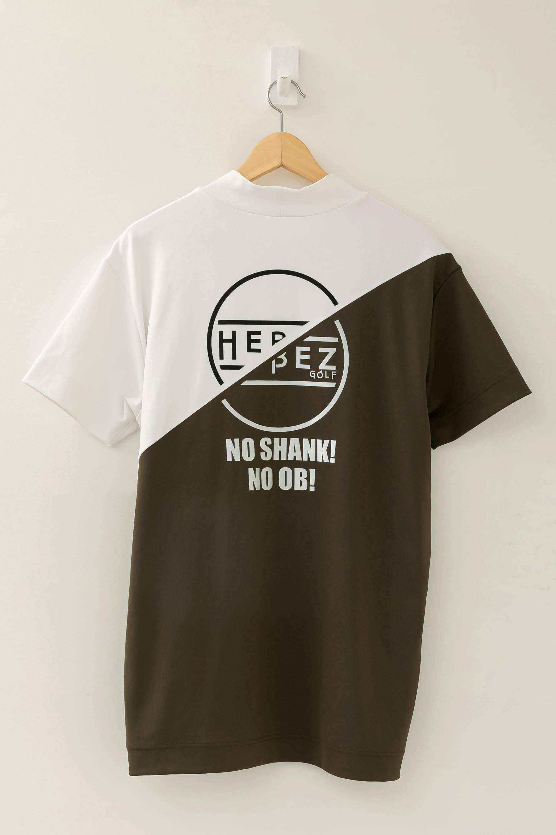 【50%OFF】スラッシュバイカラーモックネック