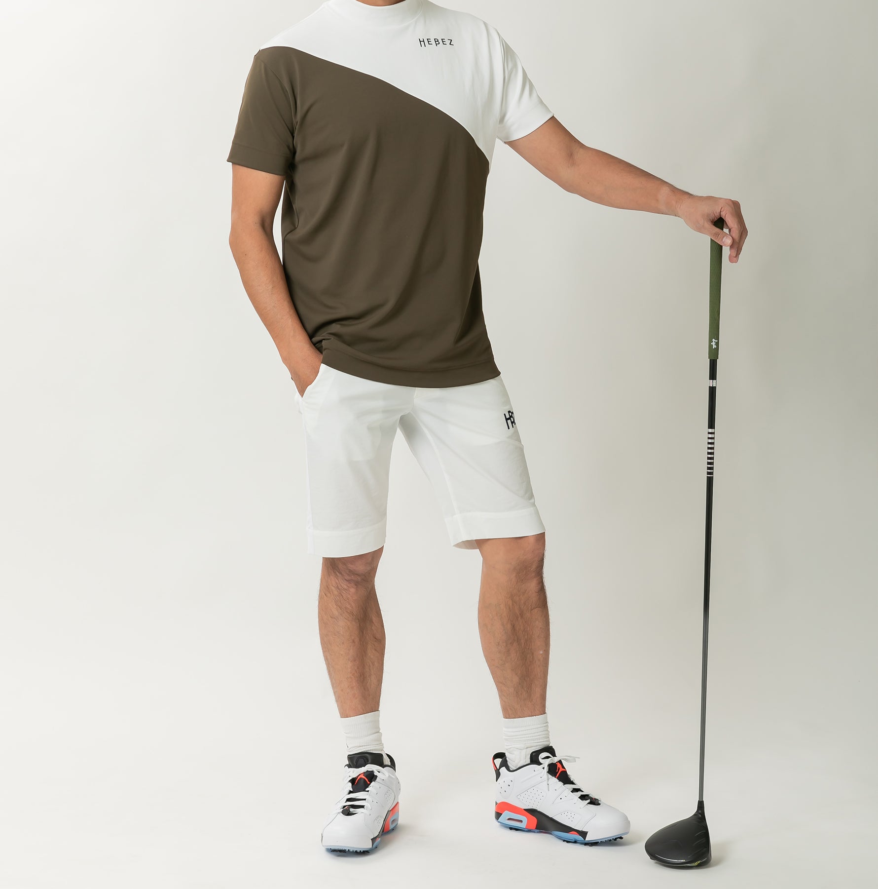 【50%OFF】スラッシュバイカラーモックネック