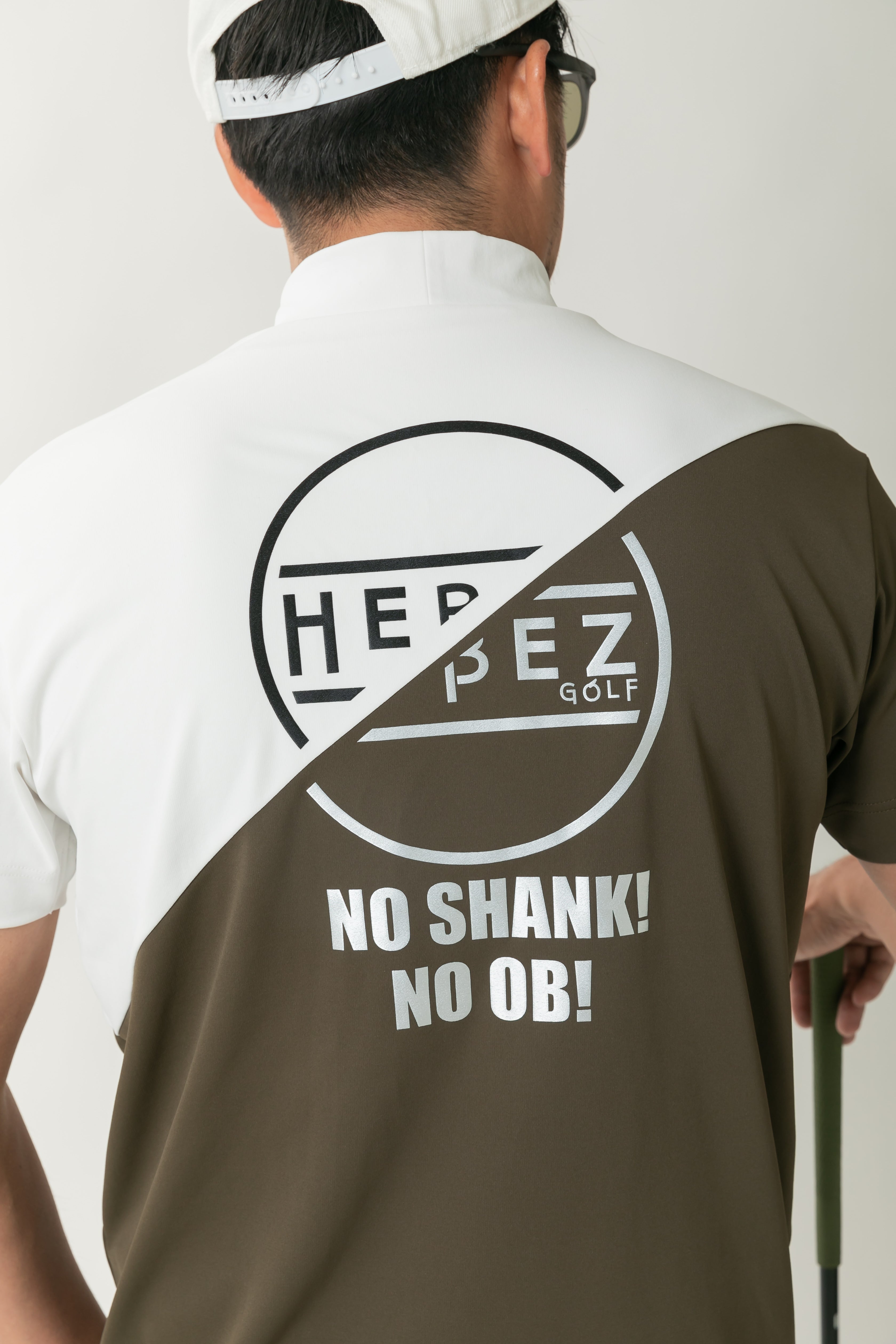 【50%OFF】スラッシュバイカラーモックネック