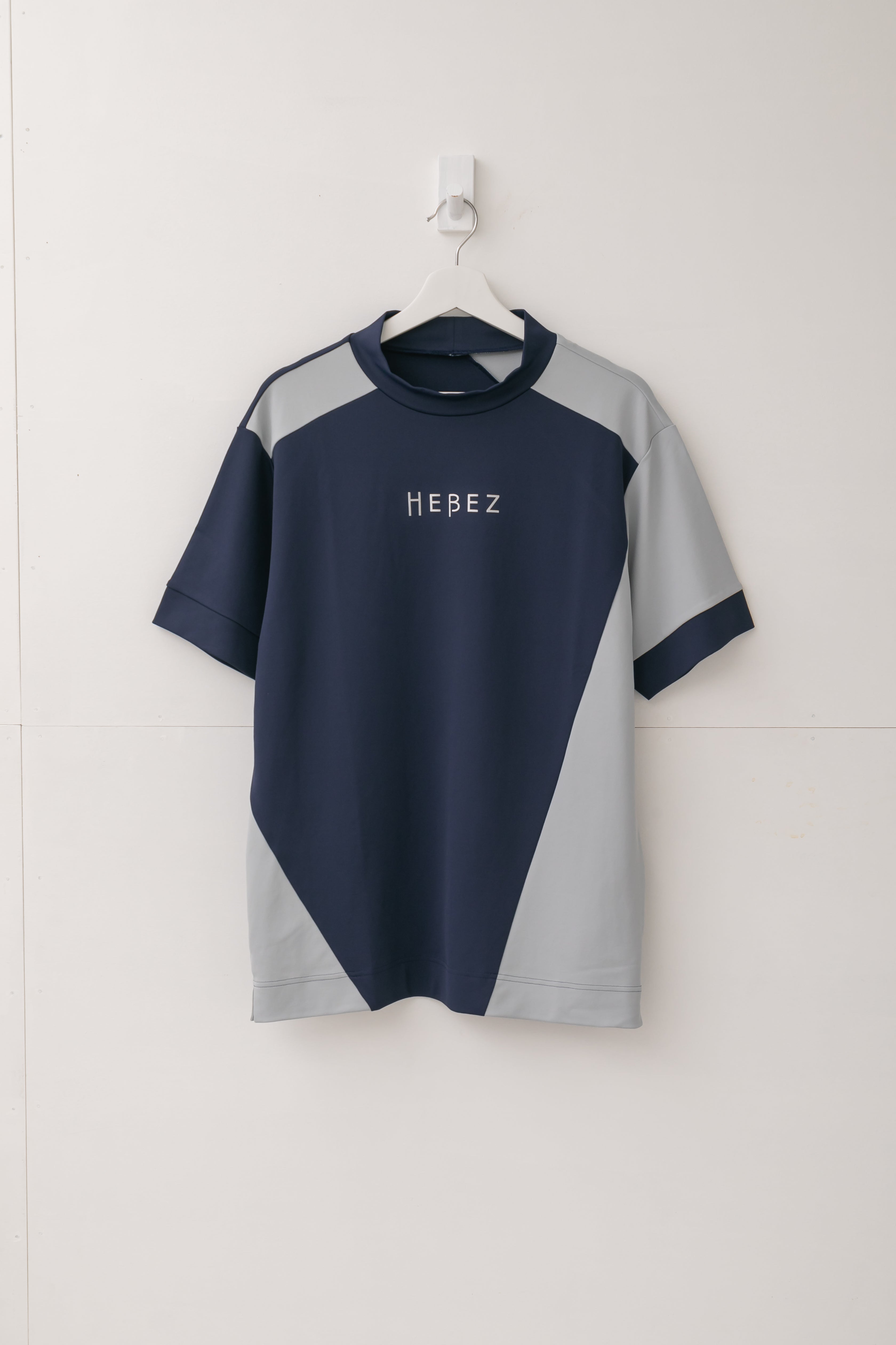 【50%OFF】スライドカットモックネック