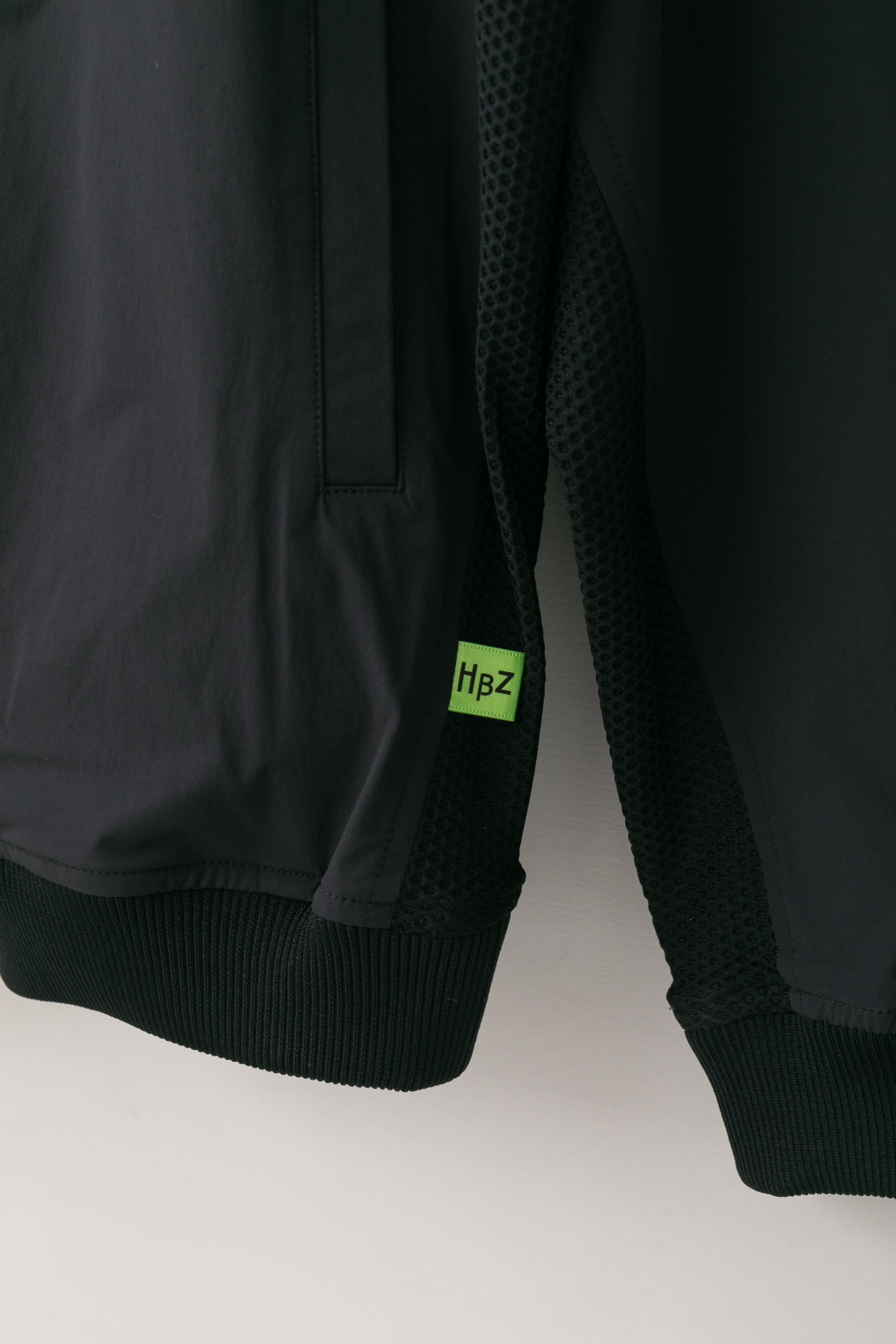 【50%OFF】メッシュ切り替えバックロゴブルゾン