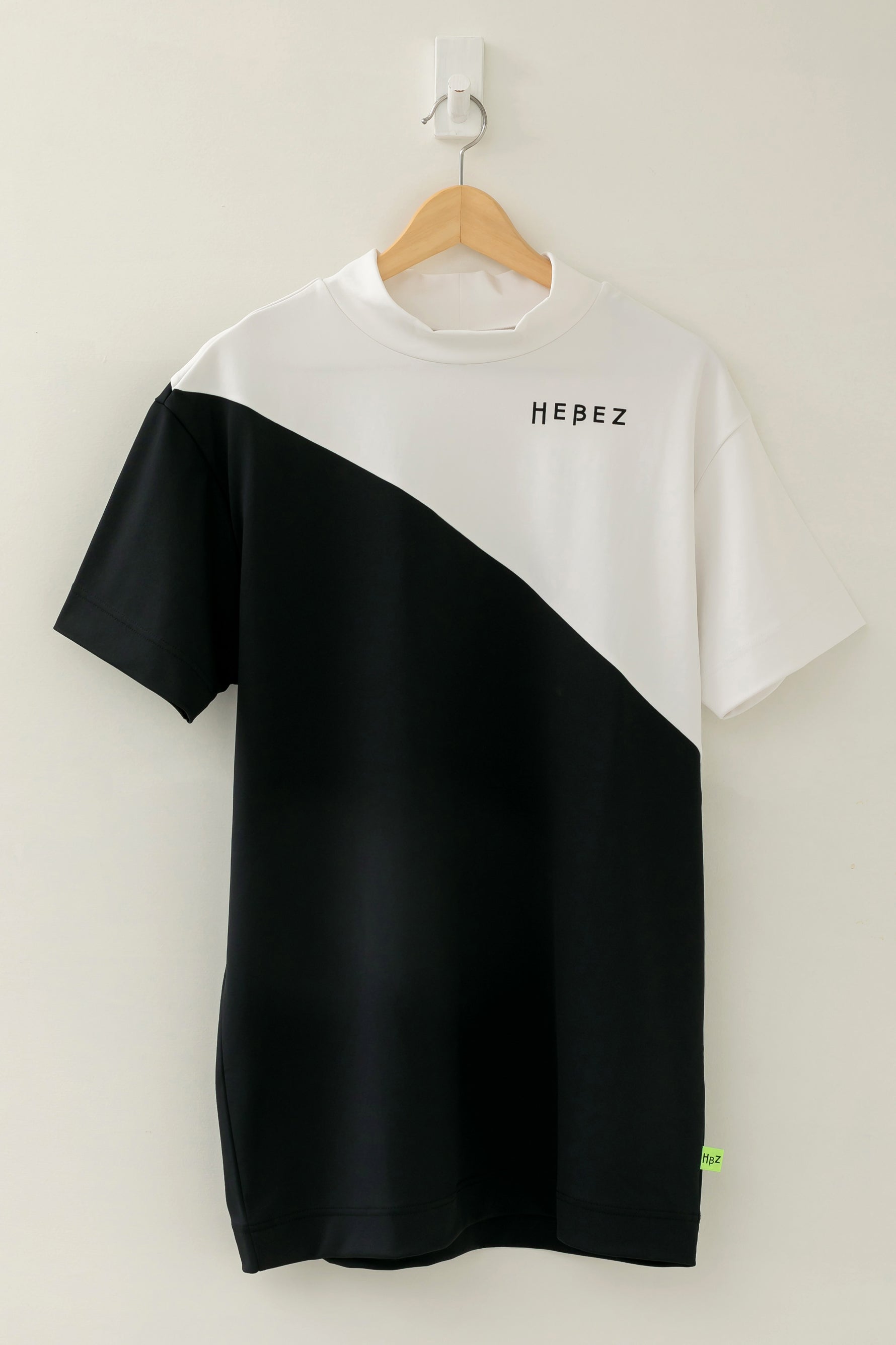 スラッシュバイカラーモックネック – HEBEZ