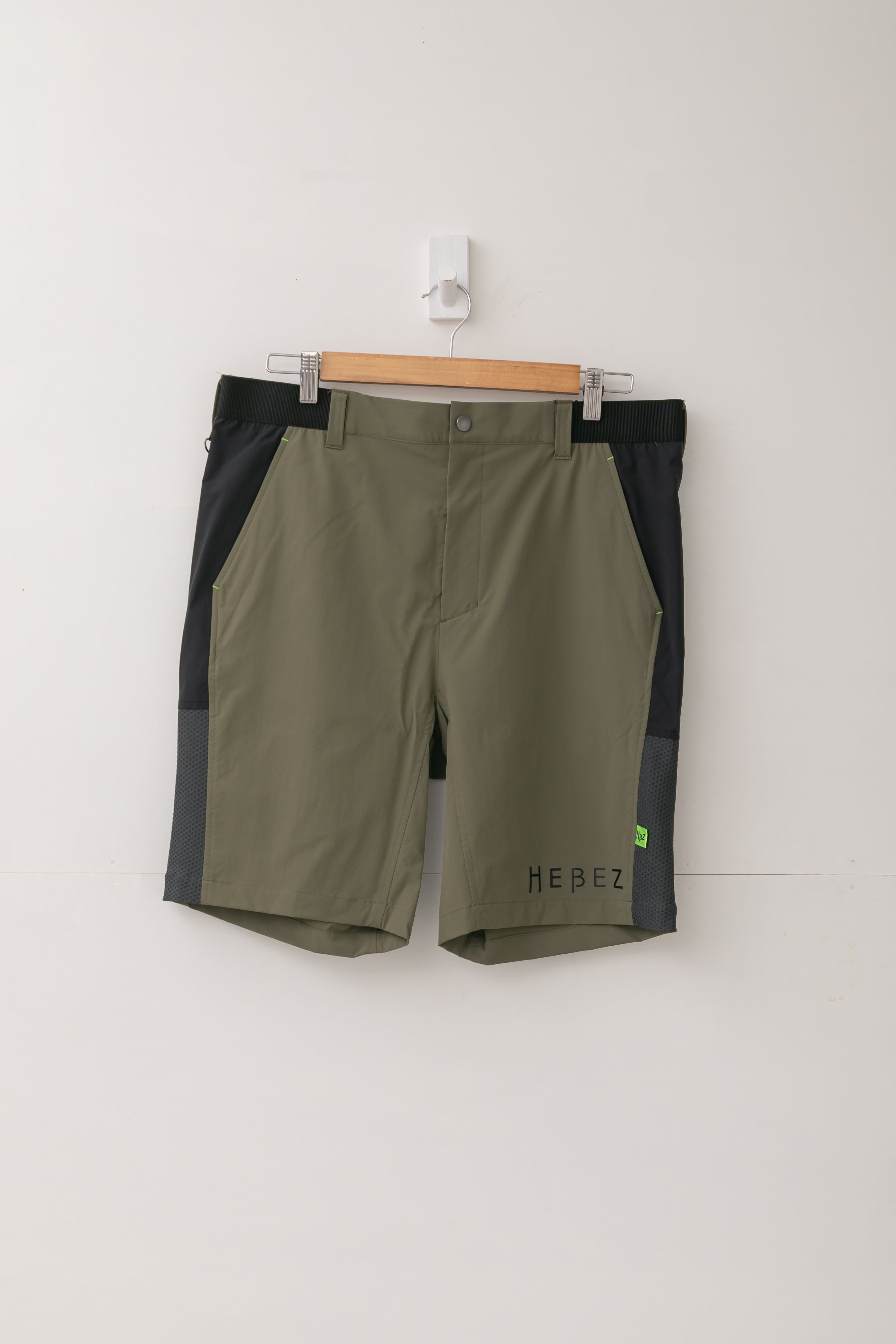 HARE（ハレ）の「メッシュキリカエプリーツショートパンツ(HARE